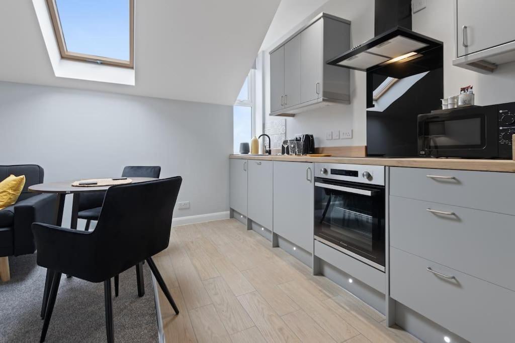 Modern Apartment Free Off Road Parking King Bed Suite 9 Nottingham Exterior foto